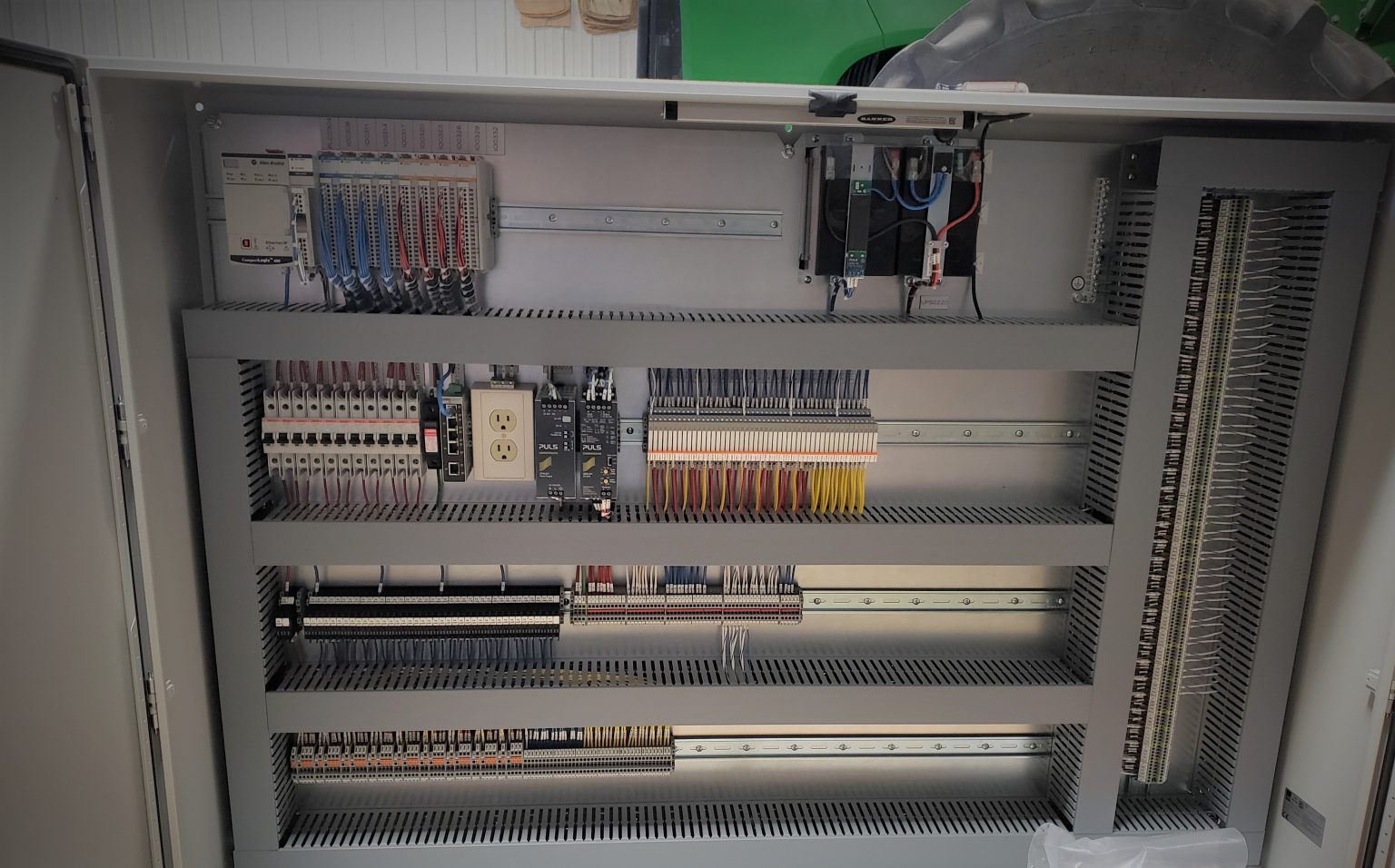 Scraped surface heat exchanger installation
